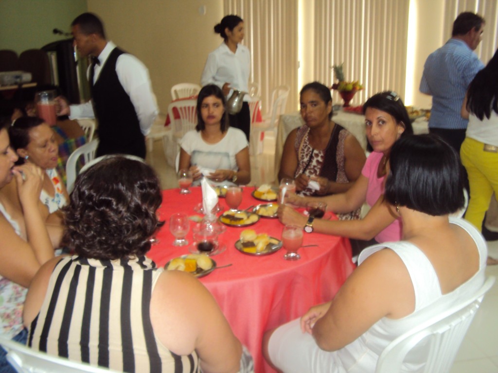 CEMIG promove Café com donas de casa de Aimorés